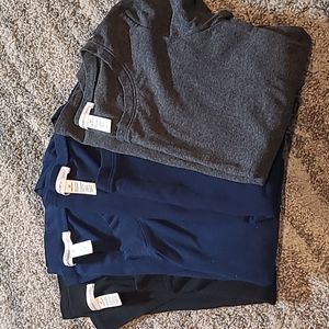 Lot of 4 maternity t-shirts, size medium